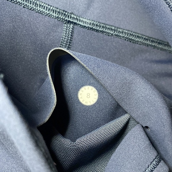 Lululemon 🍋 In Movement Tight - Picture 4 of 17